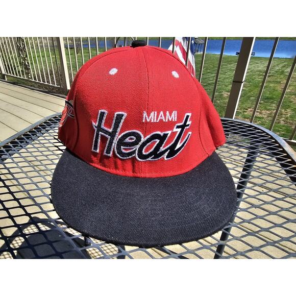 Miami Heat Mitchell & Ness SnapBack Hat Hardwood Classics Excellent Condition - Picture 1 of 4
